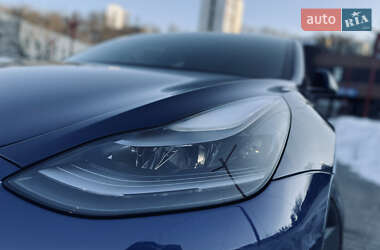 Седан Tesla Model 3 2021 в 