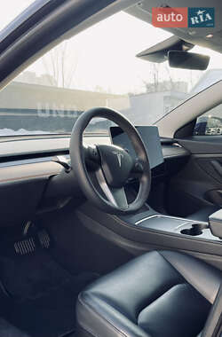 Седан Tesla Model 3 2021 в 