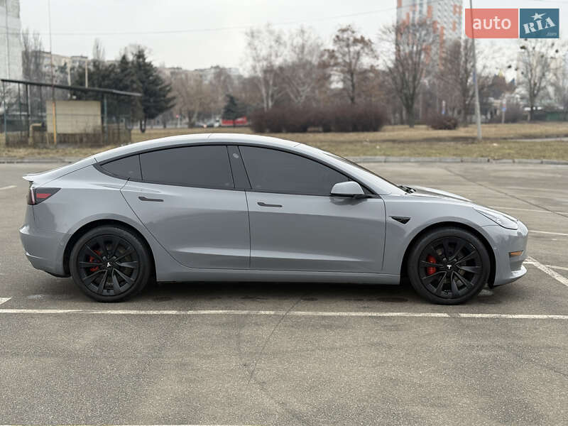 Седан Tesla Model 3 2022 в Киеве