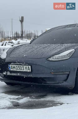 Седан Tesla Model 3 2020 в Житомирі