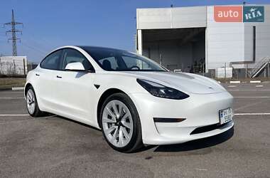 Седан Tesla Model 3 2022 в Рівному