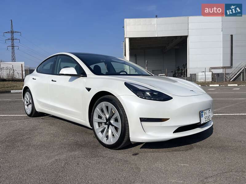 Tesla Model 3 2022