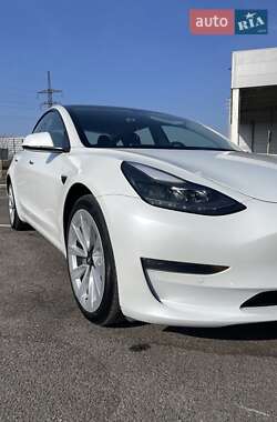 Седан Tesla Model 3 2022 в Ровно