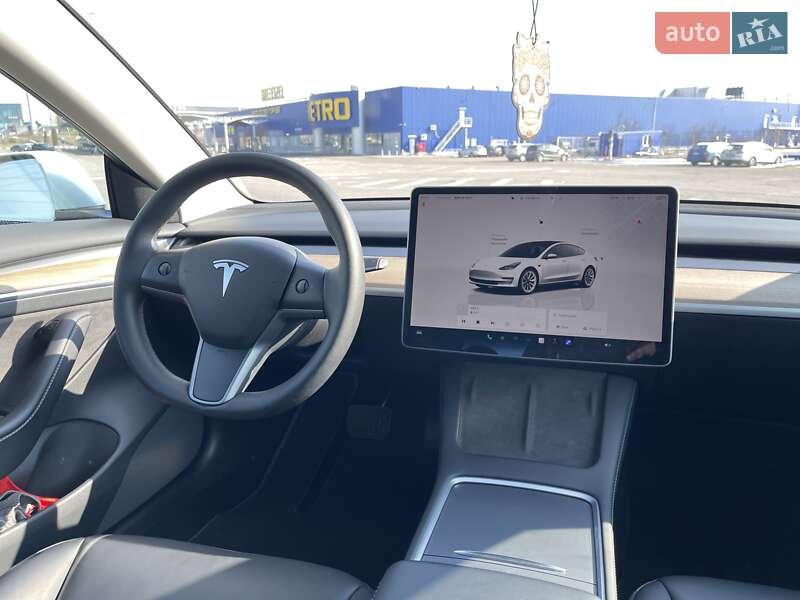 Седан Tesla Model 3 2022 в Ровно