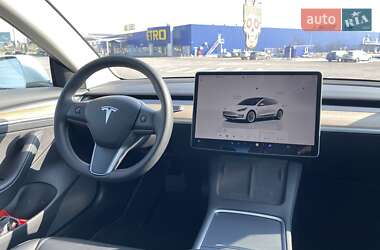 Седан Tesla Model 3 2022 в Ровно