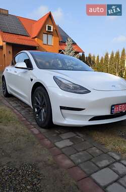 Tesla Model 3 2022