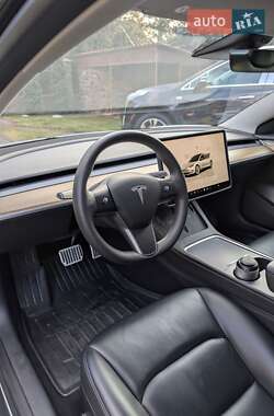Седан Tesla Model 3 2022 в 