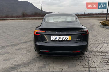 Седан Tesla Model 3 2023 в 