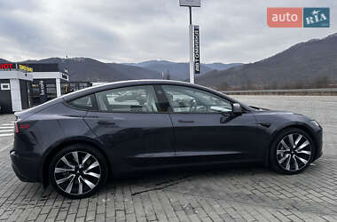 Седан Tesla Model 3 2023 в 