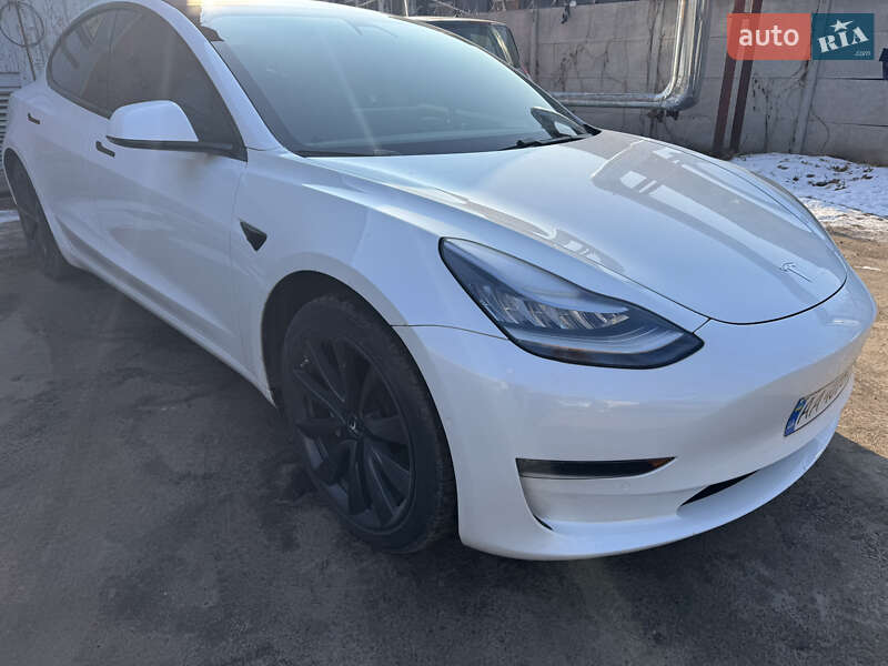 Седан Tesla Model 3 2019 в Чернигове