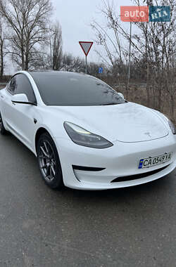 Седан Tesla Model 3 2021 в Золотоноше