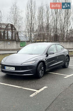 Седан Tesla Model 3 2024 в Києві