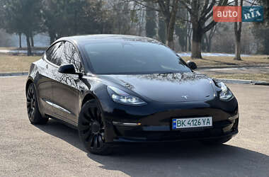 Седан Tesla Model 3 2022 в Рівному