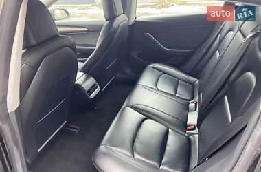 Седан Tesla Model 3 2021 в 