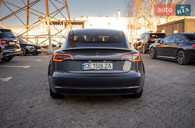 Седан Tesla Model 3 2022 в 