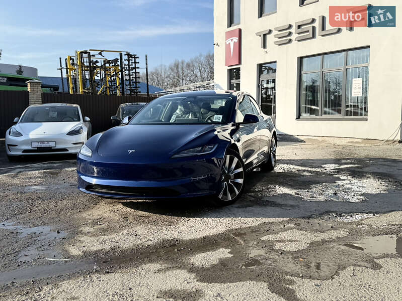 Tesla Model 3 2024
