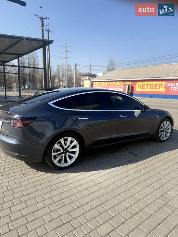 Седан Tesla Model 3 2020 в Днепре