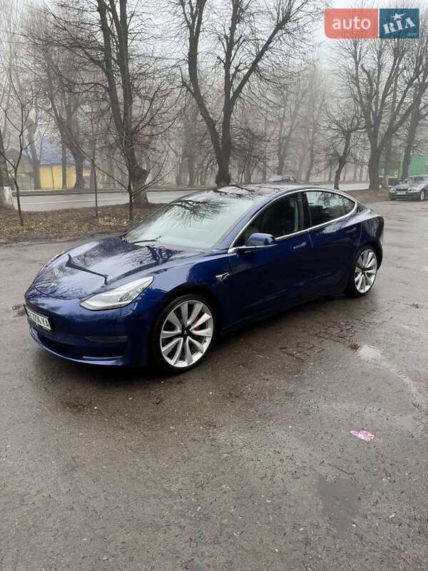 Седан Tesla Model 3 2018 в Хмельницком