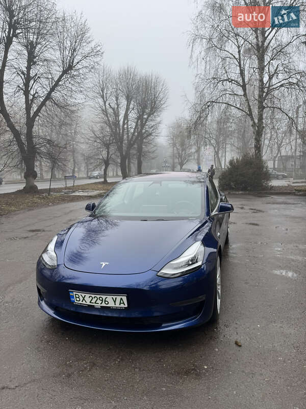 Седан Tesla Model 3 2018 в Хмельницком