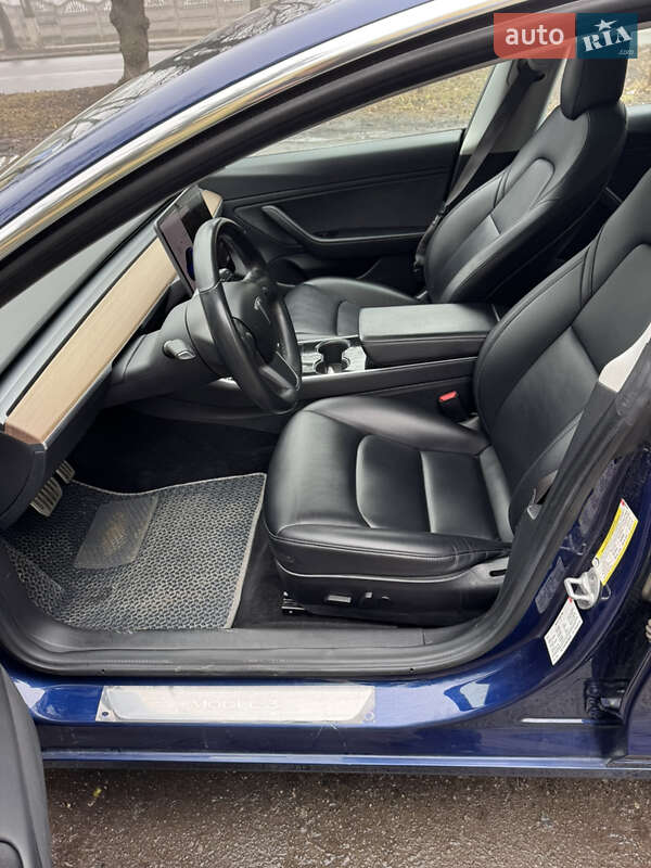 Седан Tesla Model 3 2018 в Хмельницком