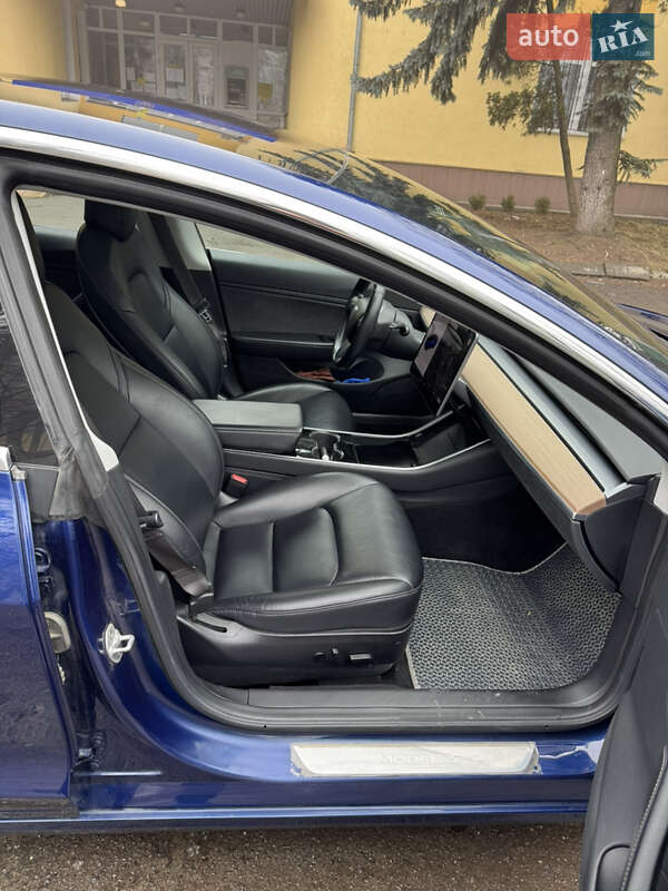 Седан Tesla Model 3 2018 в Хмельницком