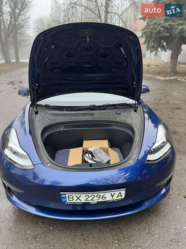 Седан Tesla Model 3 2018 в Хмельницком