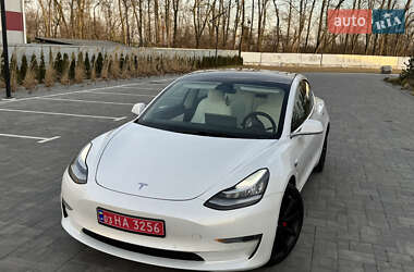Седан Tesla Model 3 2019 в 
