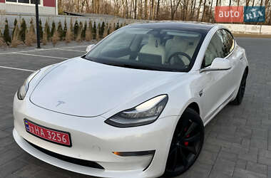 Седан Tesla Model 3 2019 в 