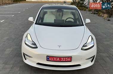 Седан Tesla Model 3 2019 в 
