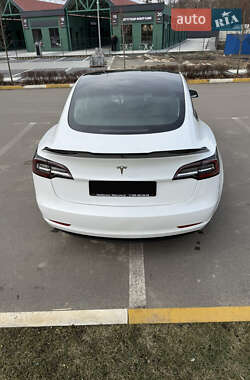 Седан Tesla Model 3 2023 в Киеве