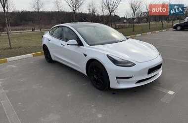 Седан Tesla Model 3 2023 в Киеве