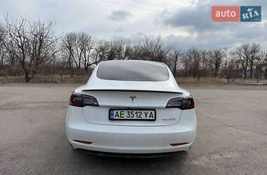 Седан Tesla Model 3 2019 в 