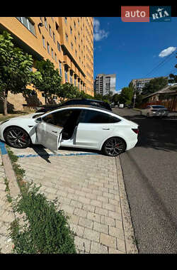 Седан Tesla Model 3 2019 в 