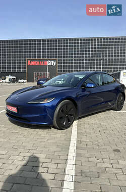 Tesla Model 3 2024