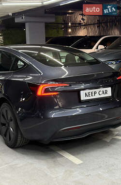 Седан Tesla Model 3 2024 в 