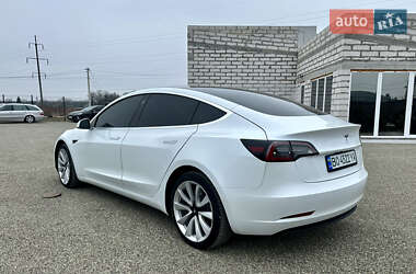 Седан Tesla Model 3 2020 в 
