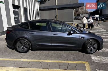 Седан Tesla Model 3 2022 в Львові