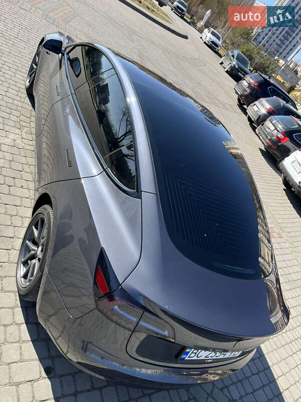 Седан Tesla Model 3 2018 в Львове