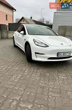 Седан Tesla Model 3 2021 в 