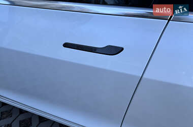 Седан Tesla Model 3 2020 в 