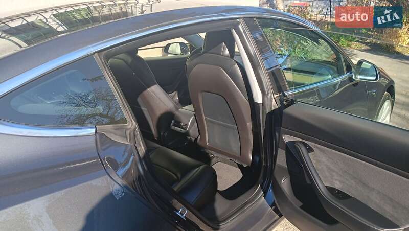 Седан Tesla Model 3 2019 в Києві