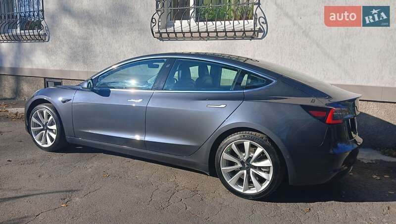 Седан Tesla Model 3 2019 в Києві
