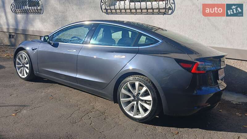 Седан Tesla Model 3 2019 в Києві