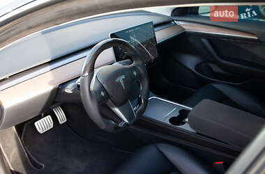 Седан Tesla Model 3 2021 в 