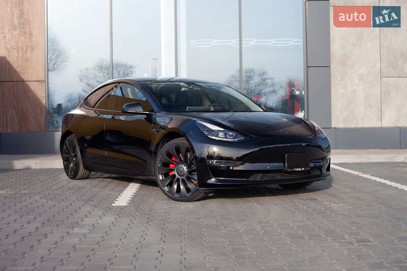 Седан Tesla Model 3 2021 в 