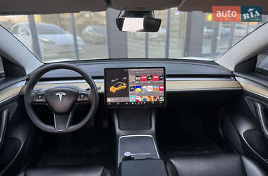 Седан Tesla Model 3 2021 в 
