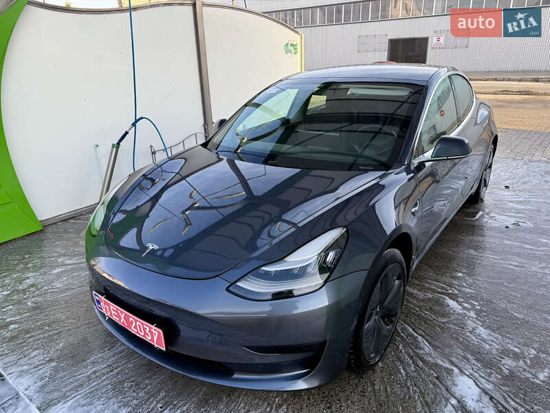 Tesla Model 3 2019