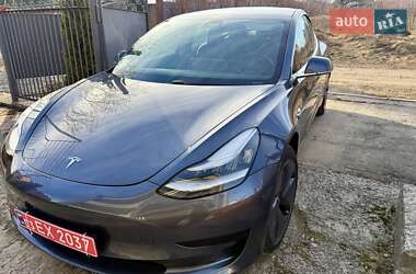 Седан Tesla Model 3 2019 в 
