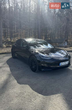 Седан Tesla Model 3 2021 в 
