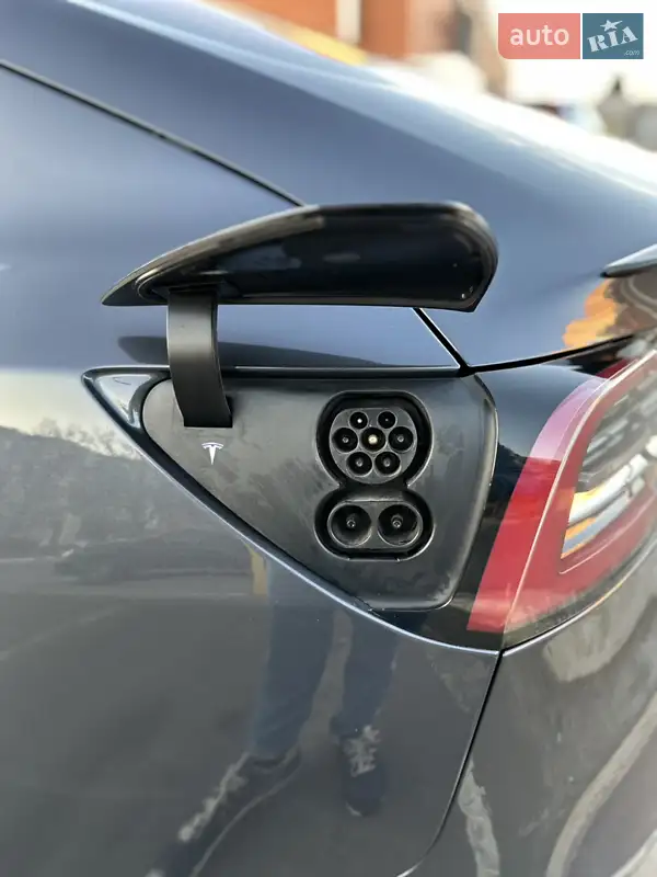 Седан Tesla Model 3 2019 в 